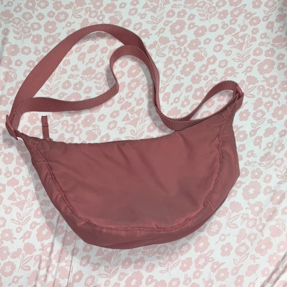 Uniqlo Round Bag Bundle - Picture 4 of 10